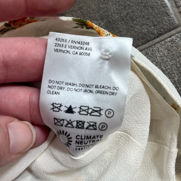 REFORMATION BETTIE FLORAL CAP SLEEVE TOP IN NICOLA - Picture 14 of 14